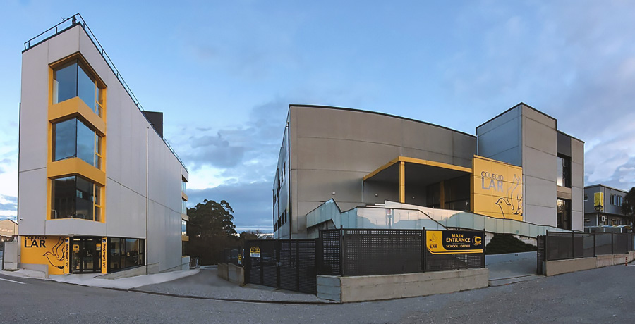 Fachada del Colegio Lar